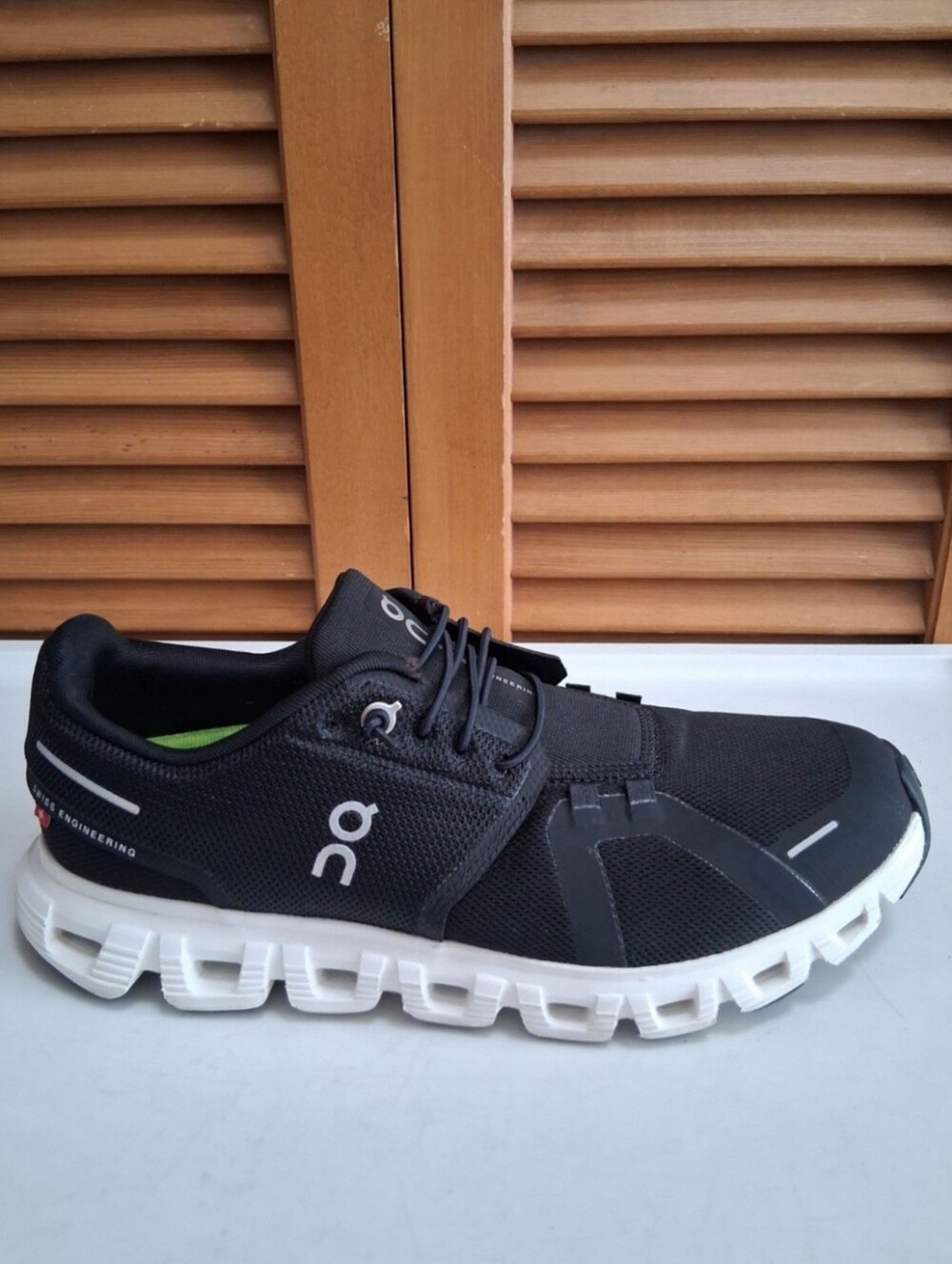 On Cloud 6 Black/White Women's Running Shoe * Size: 9